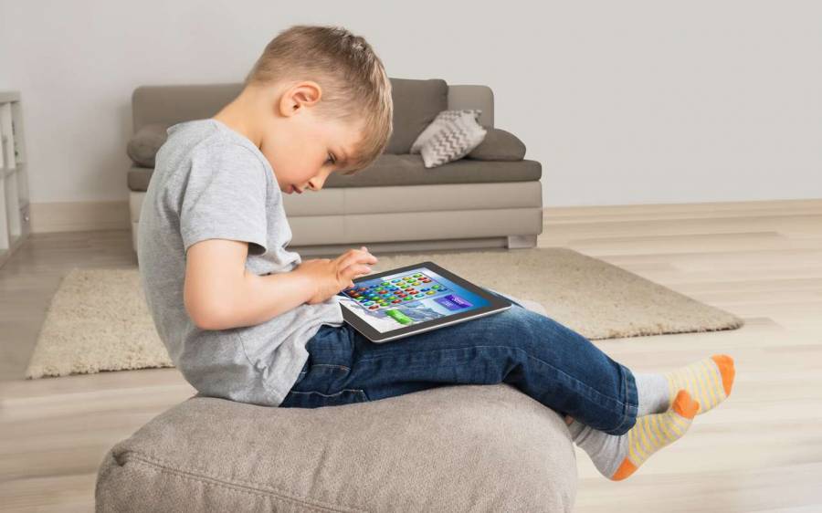f4ff603cfb_50156491_enfant-ecran-andrey-popov-adobe-stock.jpg